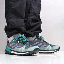 Load image into Gallery viewer, FALSE